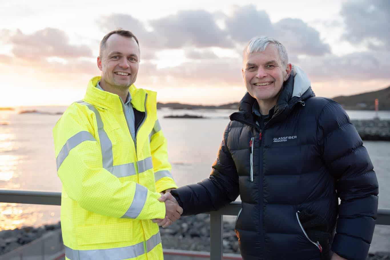 Elling og Jon handshake copy